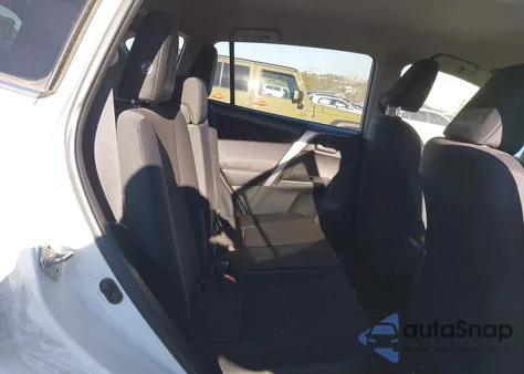 2016 Toyota Rav4 Le z USA, uszkodzony, nr VIN JTMBFREV0GJ073129